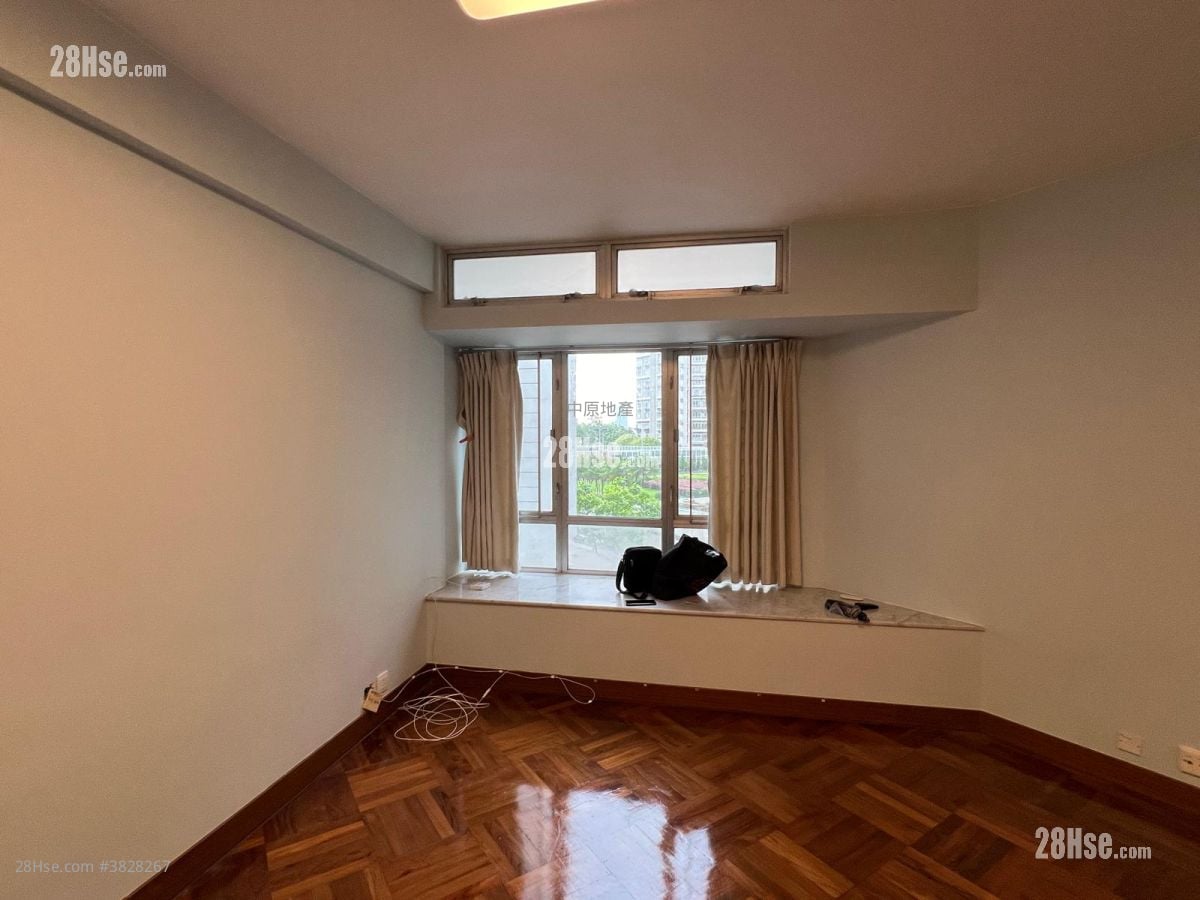 丽港城 售盘 3 房 , 2 浴室 748 平方尺