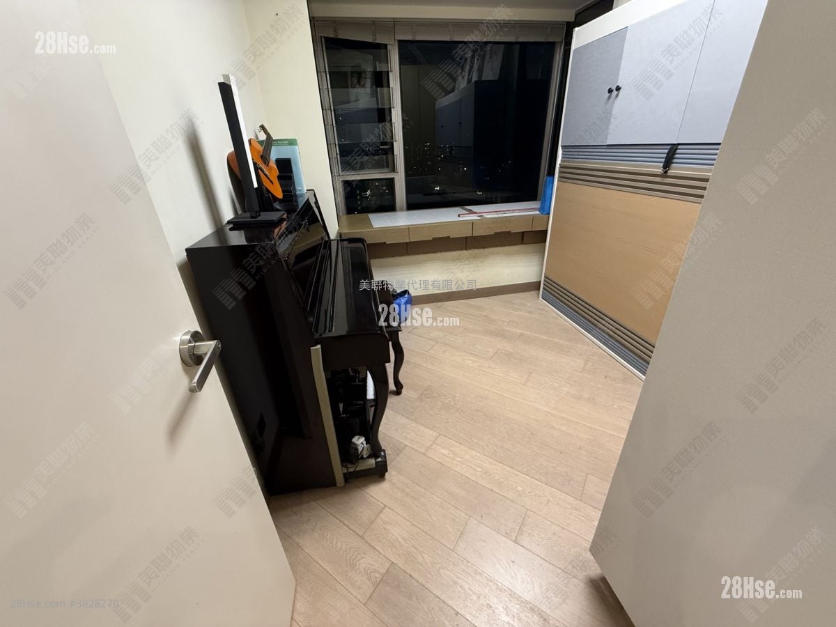 Lake Silver Sell 4 Bedrooms 1,564 ft²