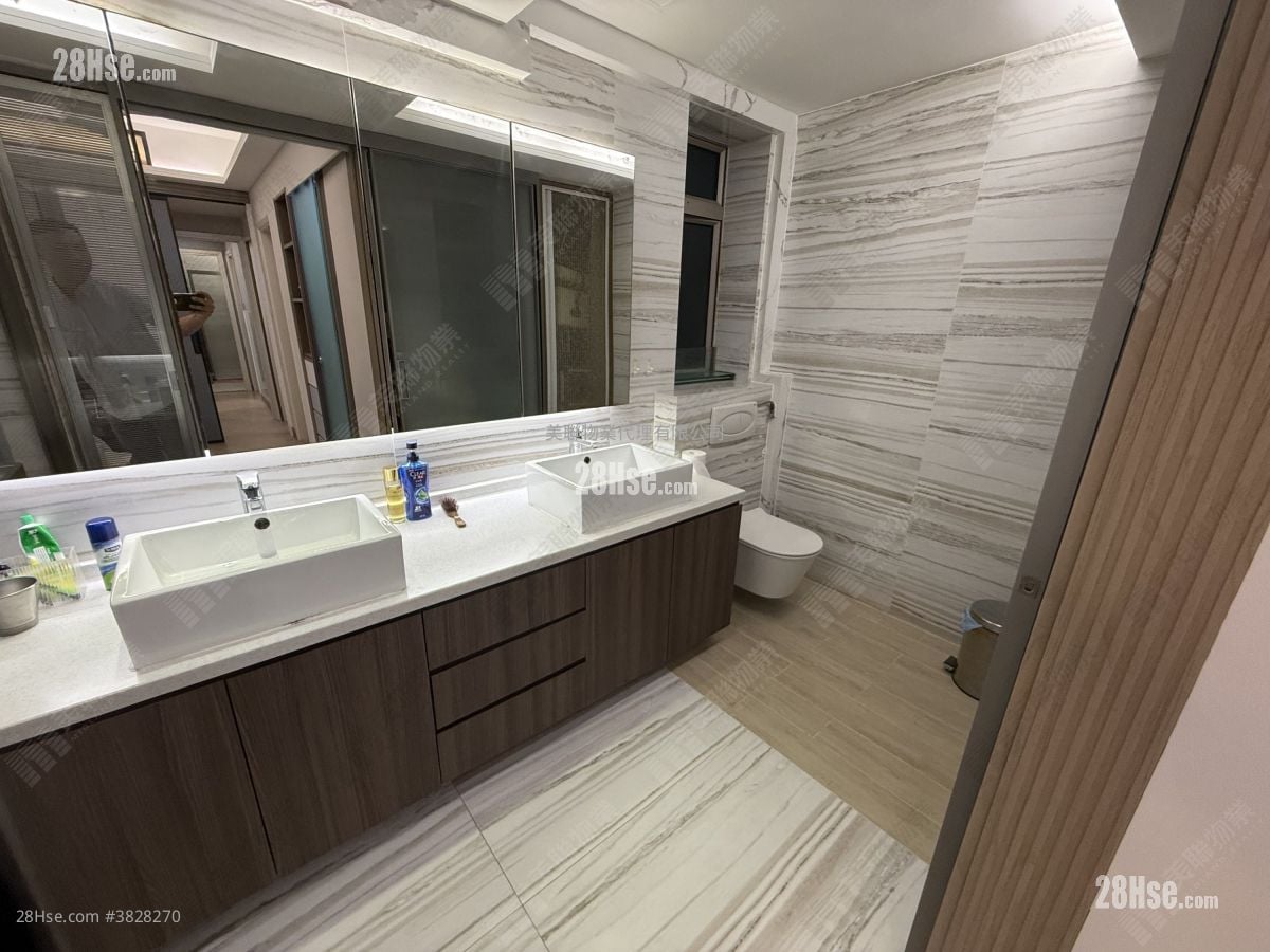 Lake Silver Sell 4 Bedrooms 1,564 ft²