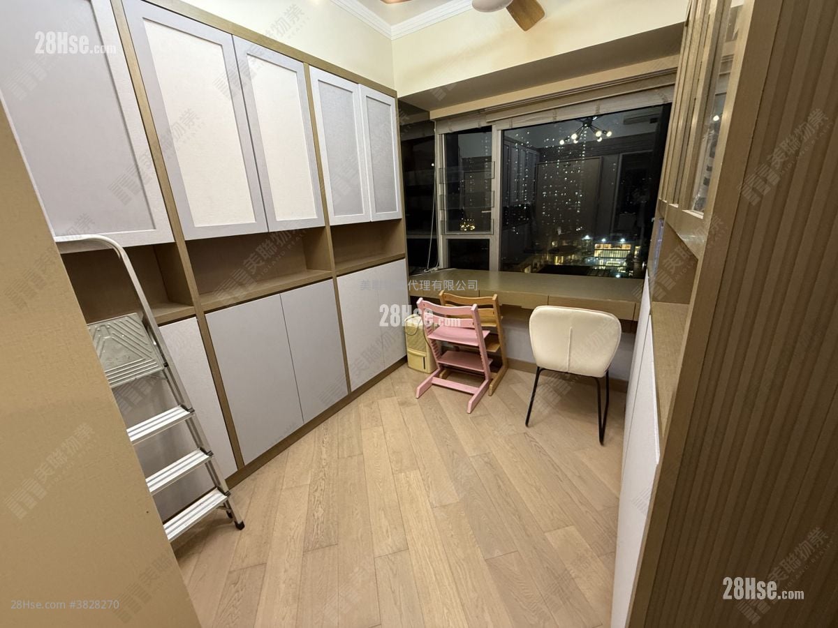 Lake Silver Sell 4 Bedrooms 1,564 ft²