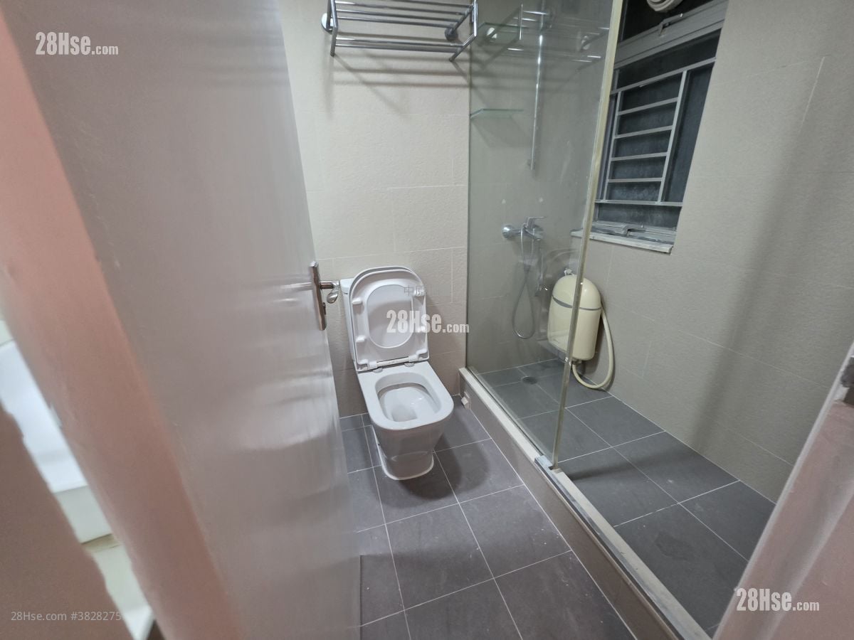 丽港城 售盘 3 房 , 2 浴室 687 平方尺