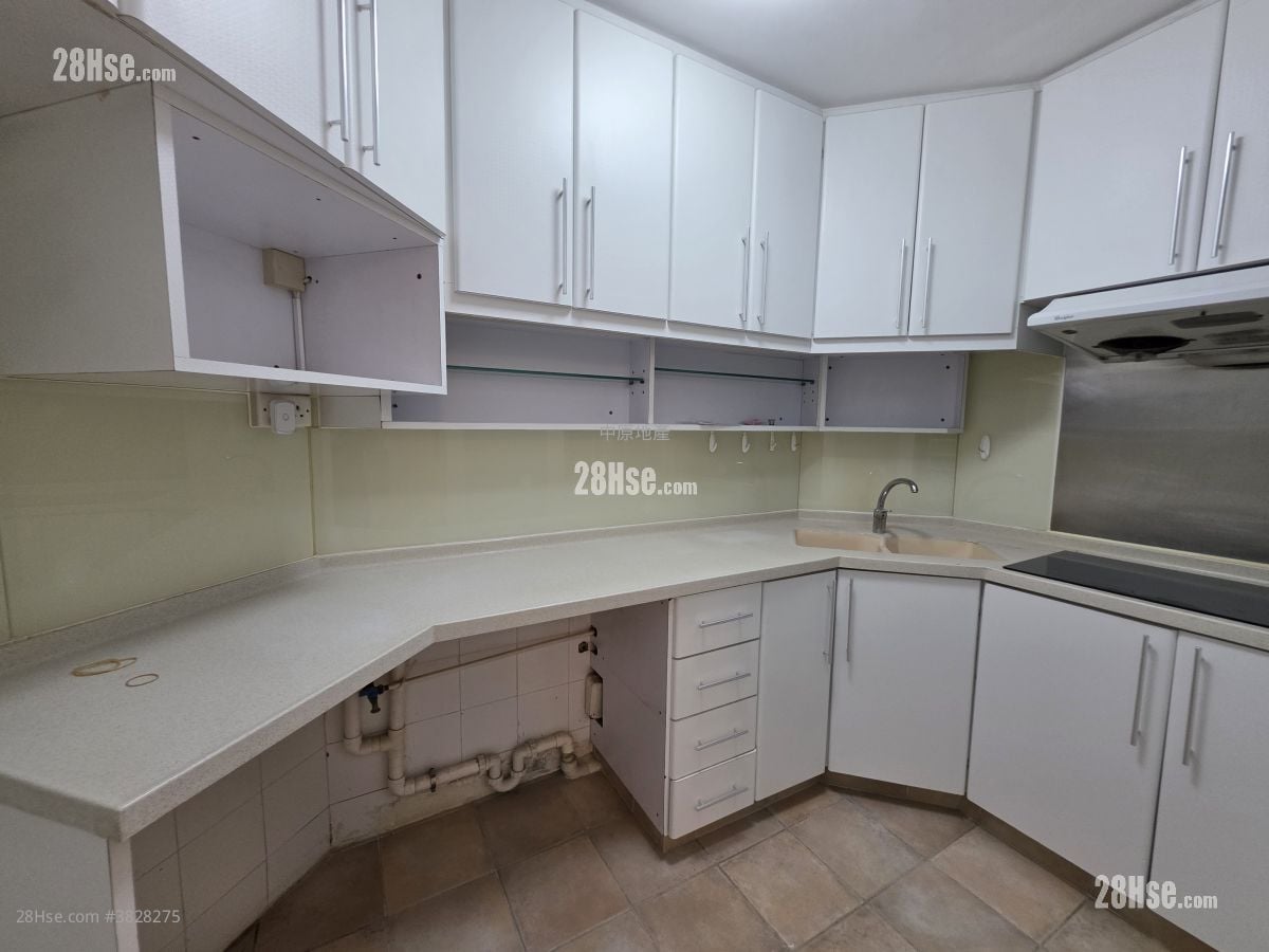 丽港城 售盘 3 房 , 2 浴室 687 平方尺