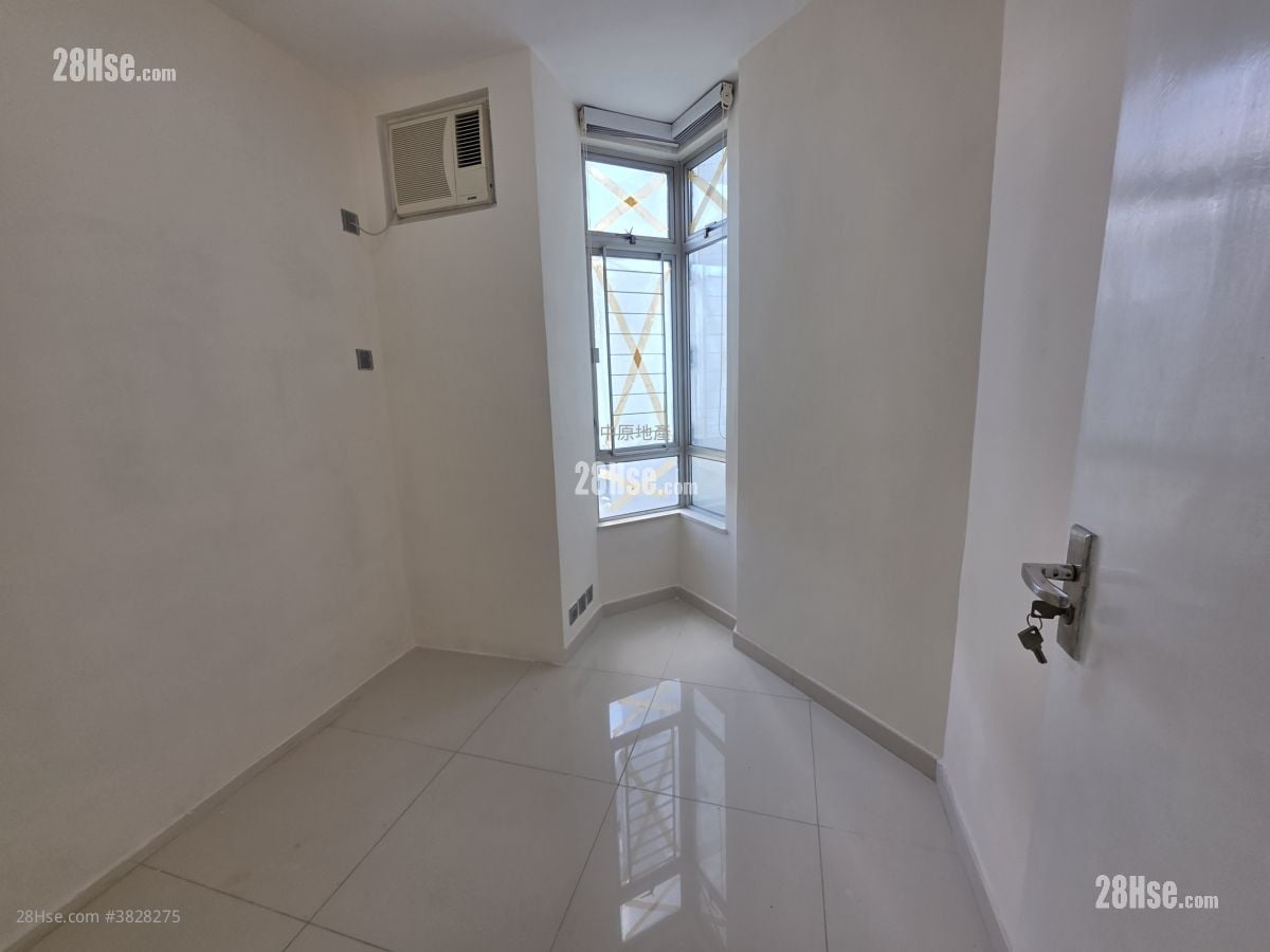 丽港城 售盘 3 房 , 2 浴室 687 平方尺