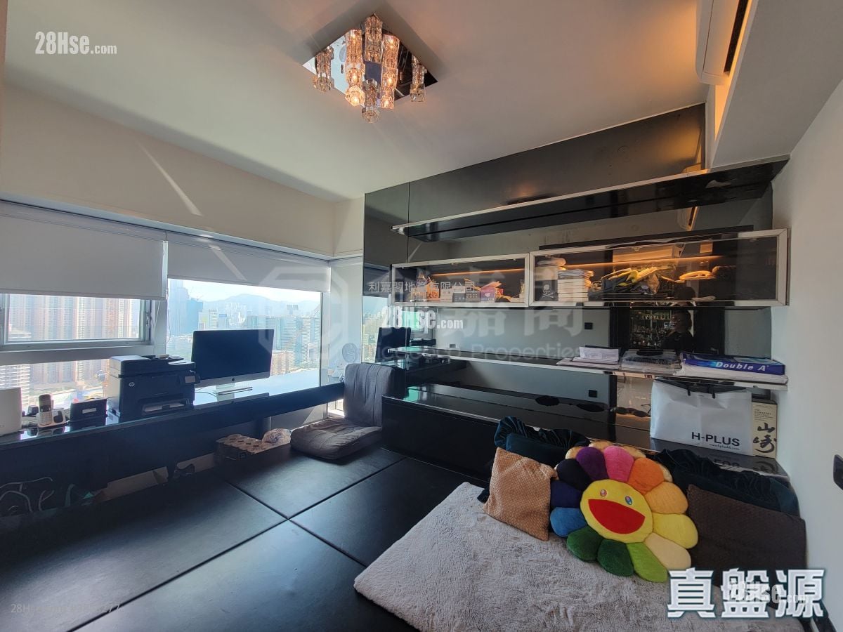 The Waterfront Sell 4 Bedrooms , 4 Bathrooms 1,580 ft²