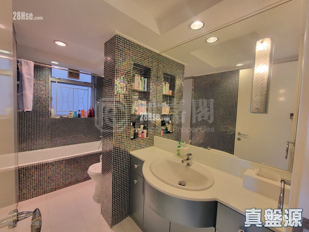 The Waterfront Sell 4 Bedrooms , 4 Bathrooms 1,580 ft²