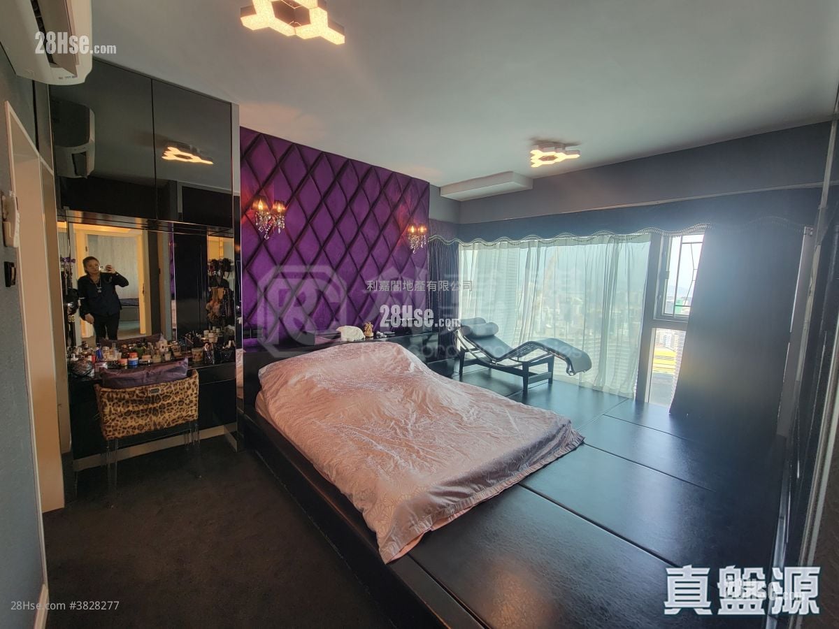 The Waterfront Sell 4 Bedrooms , 4 Bathrooms 1,580 ft²