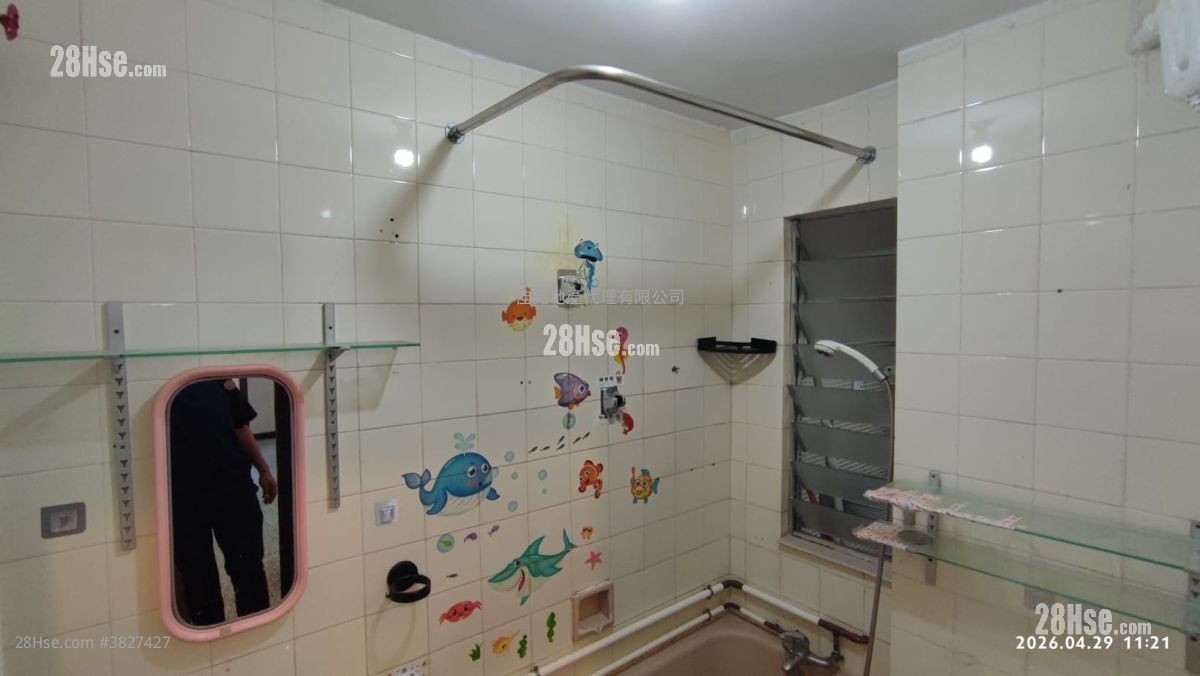 Choi Po Court Rental 2 Bedrooms , 1 Bathroom 394 ft²