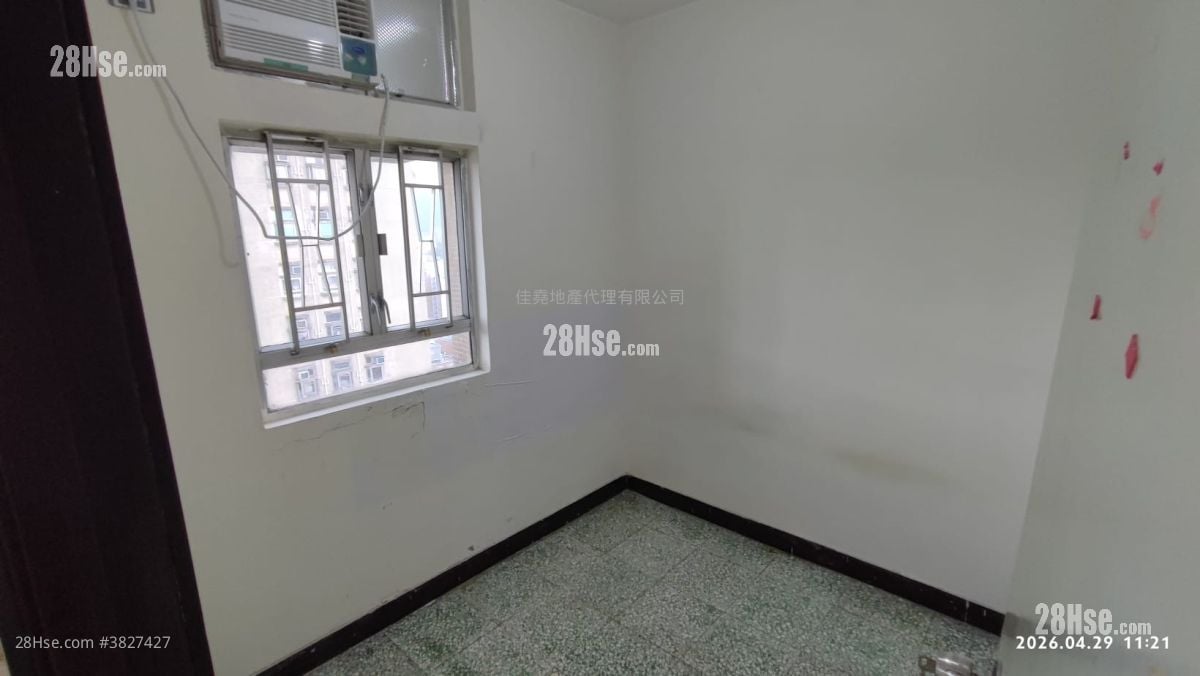 Choi Po Court Rental 2 Bedrooms , 1 Bathroom 394 ft²