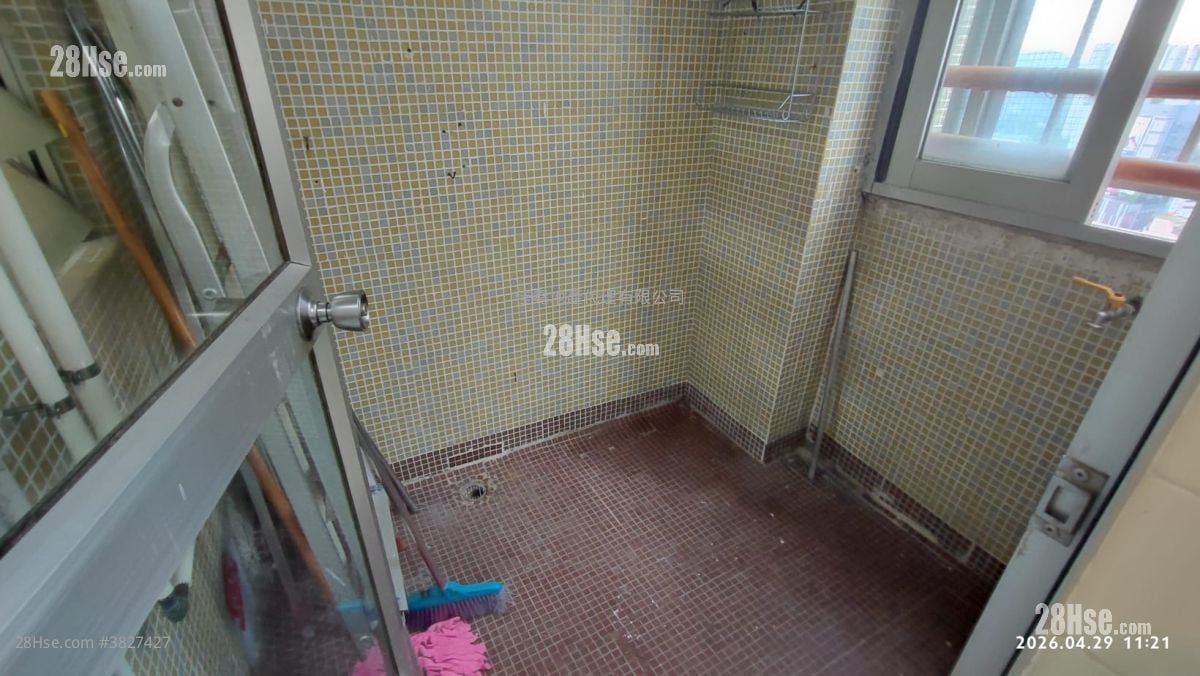 Choi Po Court Rental 2 Bedrooms , 1 Bathroom 394 ft²