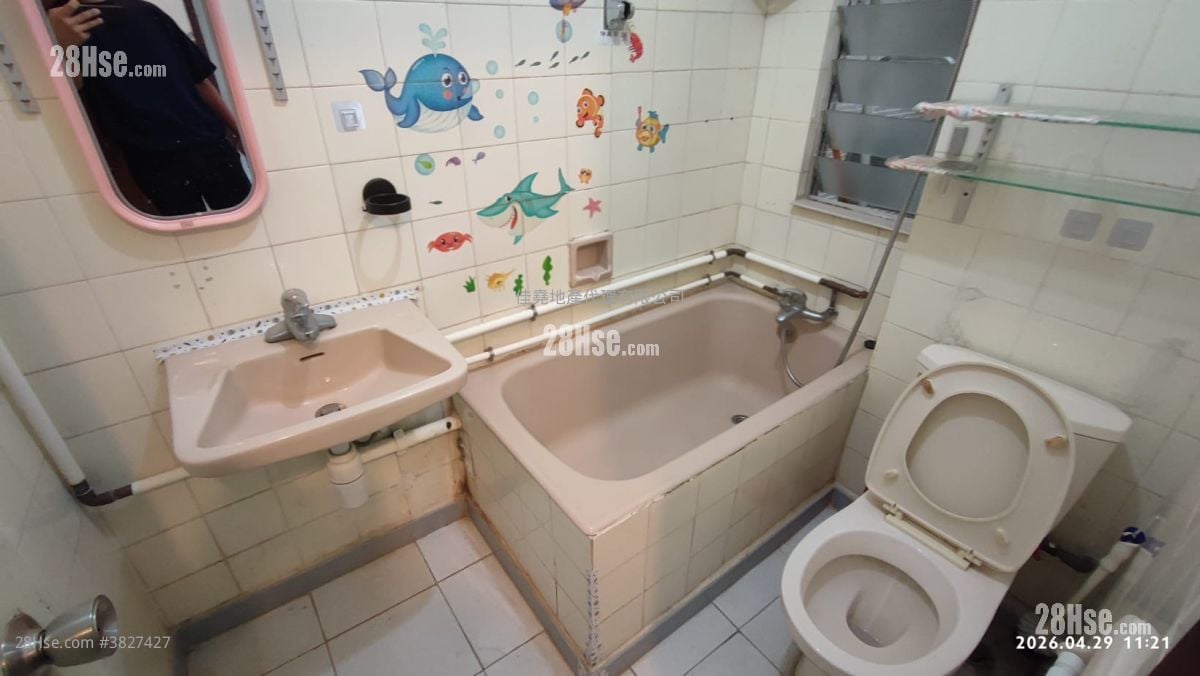 Choi Po Court Rental 2 Bedrooms , 1 Bathroom 394 ft²