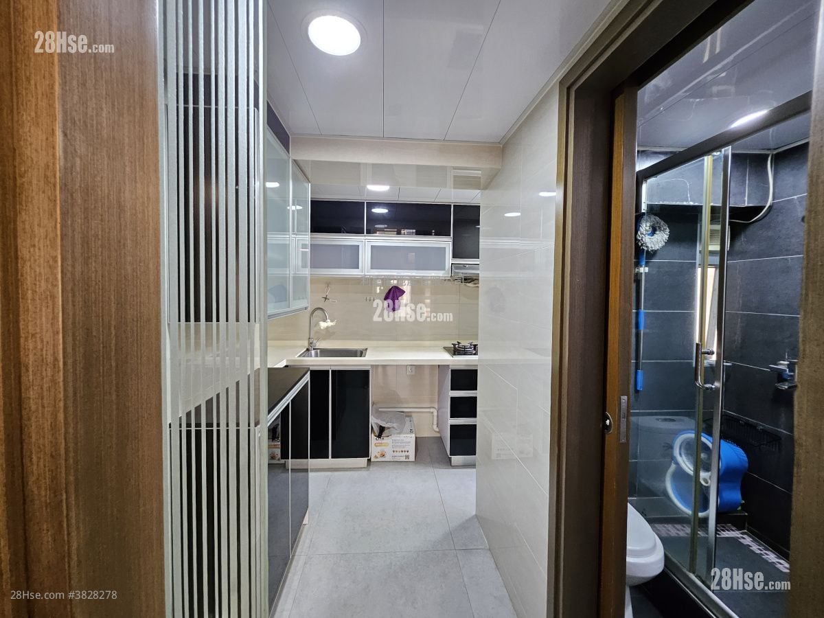 Mei Foo Sun Chuen Sell 2 Bedrooms , 1 Bathroom 531 ft²