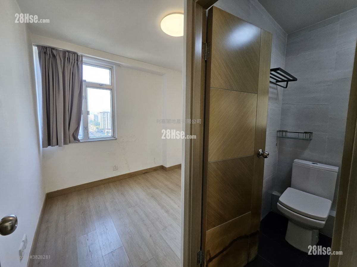 Mei Foo Sun Chuen Sell 3 Bedrooms , 1 Bathroom 714 ft²