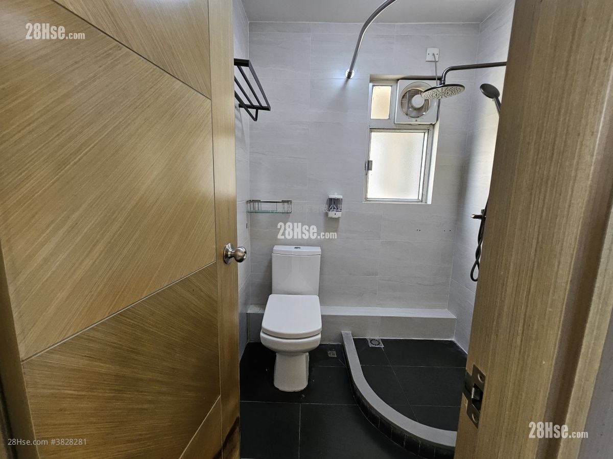 Mei Foo Sun Chuen Sell 3 Bedrooms , 1 Bathroom 714 ft²