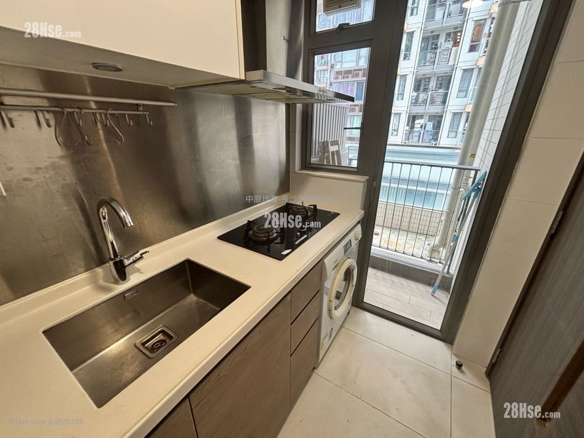 Heya Aqua Sell 2 Bedrooms 482 ft²