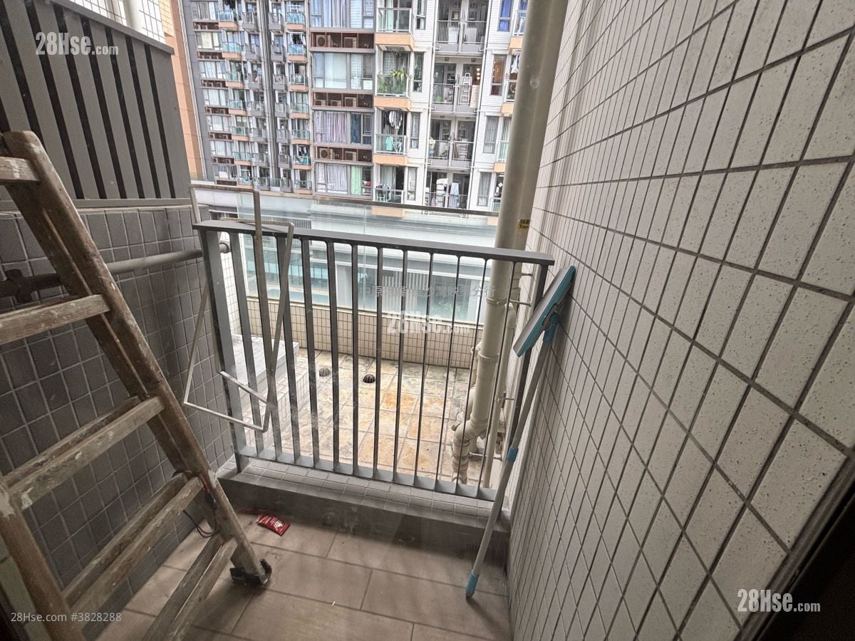 Heya Aqua Sell 2 Bedrooms 482 ft²