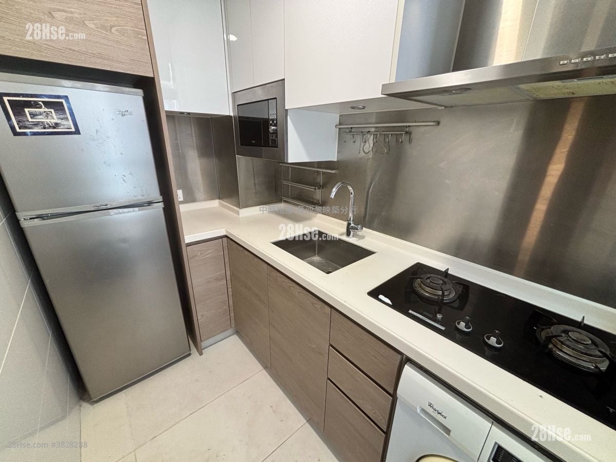 Heya Aqua Sell 2 Bedrooms 482 ft²