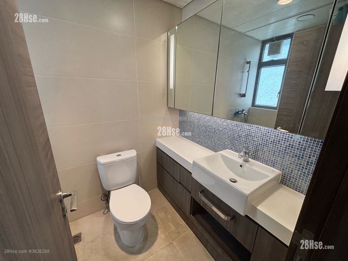 Heya Aqua Sell 2 Bedrooms 482 ft²