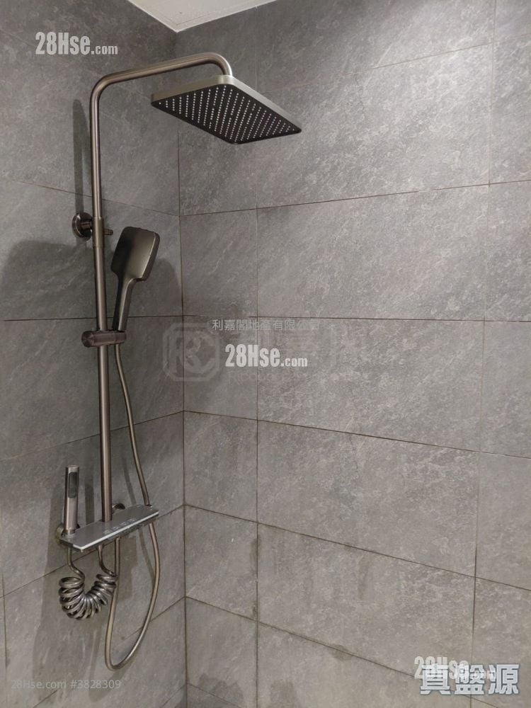 Tung Chung Crescent Sell 2 Bedrooms , 1 Bathroom 547 ft²