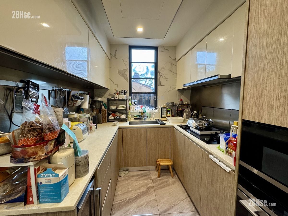 The Regent Sell 3 Bedrooms , 3 Bathrooms 811 ft²