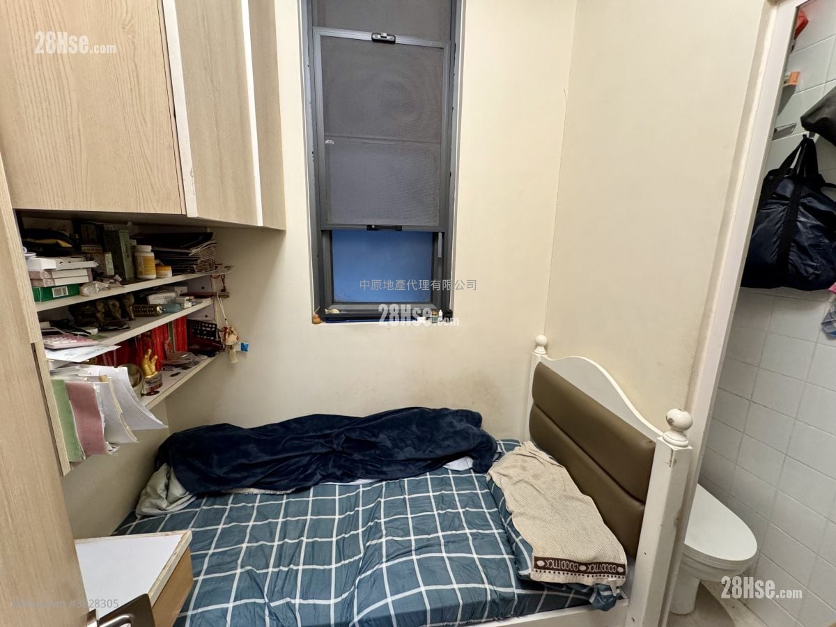 The Regent Sell 3 Bedrooms , 3 Bathrooms 811 ft²