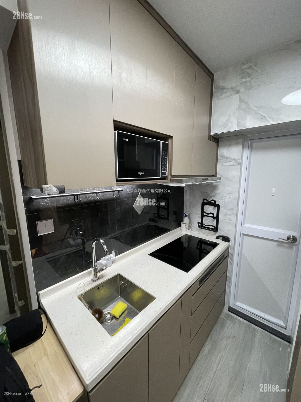 隆基大樓 租盤 3 房 , 1 浴室 415 平方呎