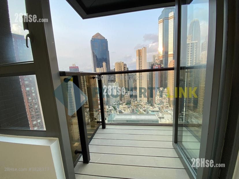 Centrepoint Sell 2 Bedrooms , 1 Bathroom 565 ft²