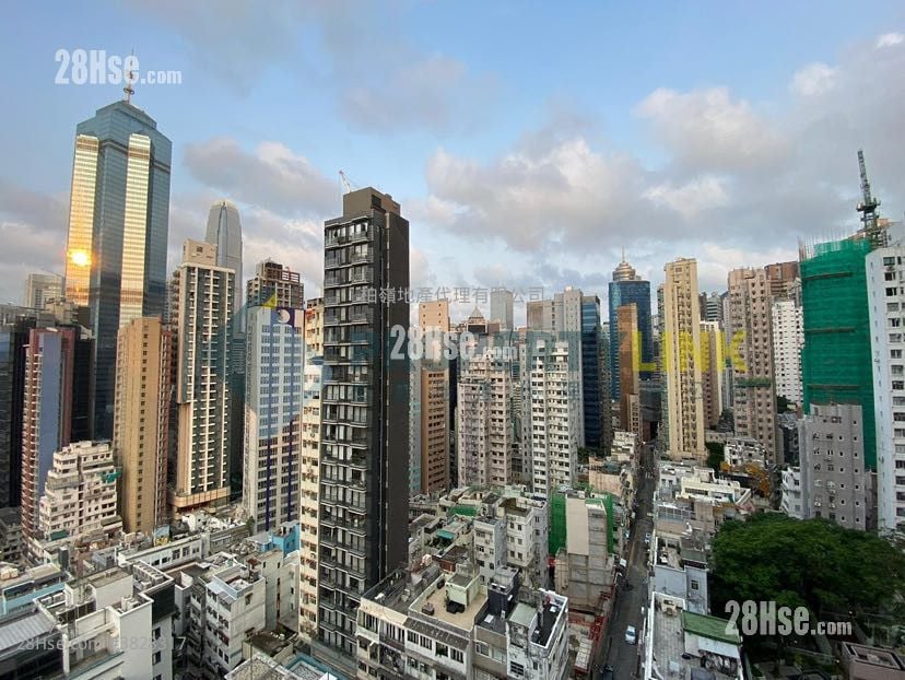 Centrepoint Sell 2 Bedrooms , 1 Bathroom 565 ft²