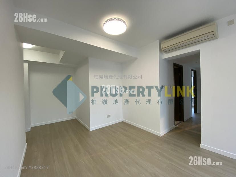 Centrepoint Sell 2 Bedrooms , 1 Bathroom 565 ft²