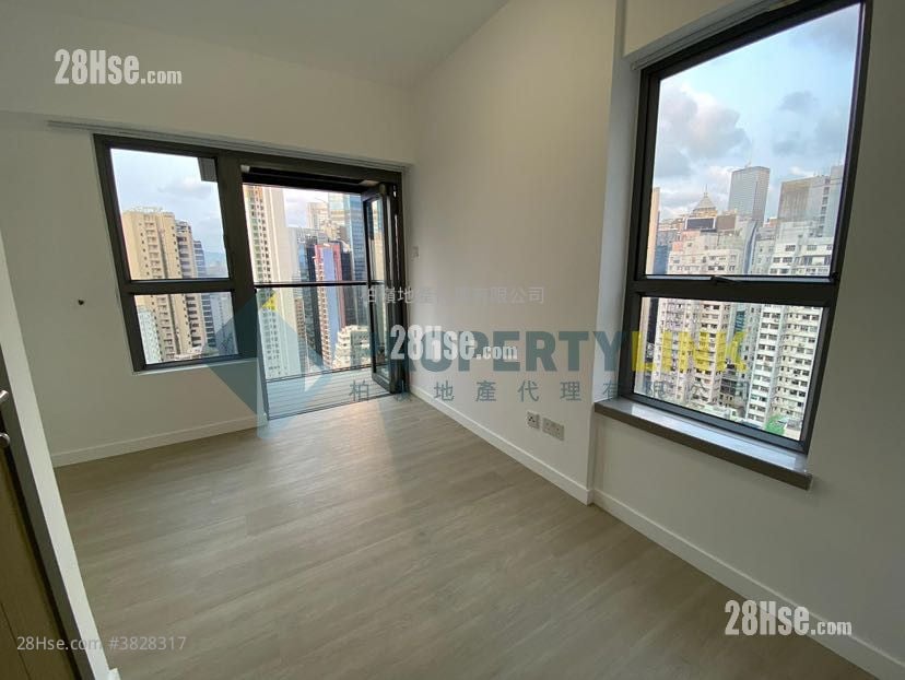 Centrepoint Sell 2 Bedrooms , 1 Bathroom 565 ft²