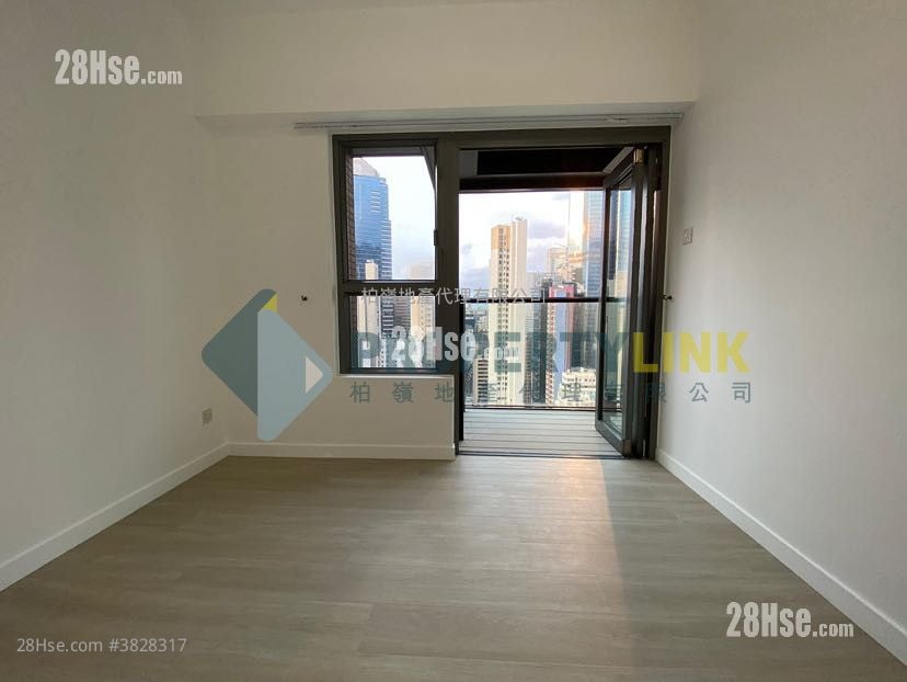 Centrepoint Sell 2 Bedrooms , 1 Bathroom 565 ft²