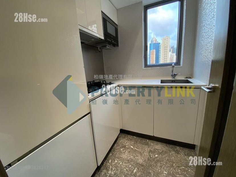 Centrepoint Sell 2 Bedrooms , 1 Bathroom 565 ft²