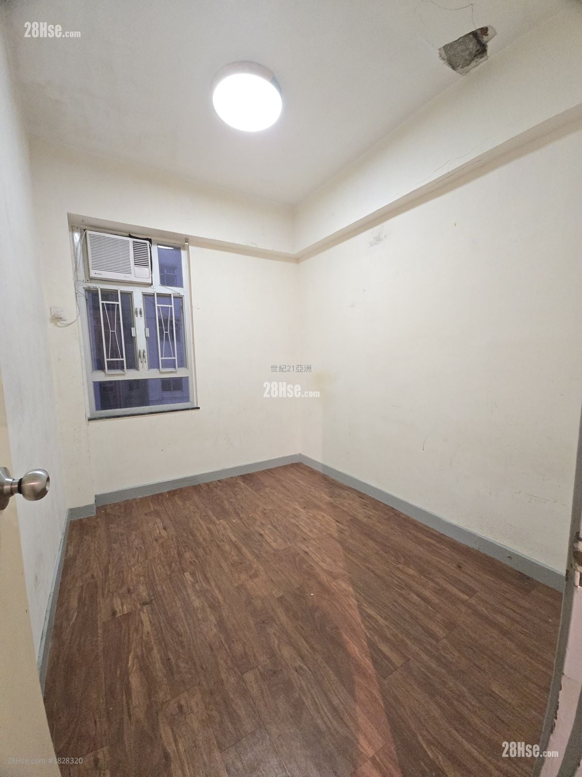 Wai Sun Building Sell 2 Bedrooms , 1 Bathroom 371 ft²