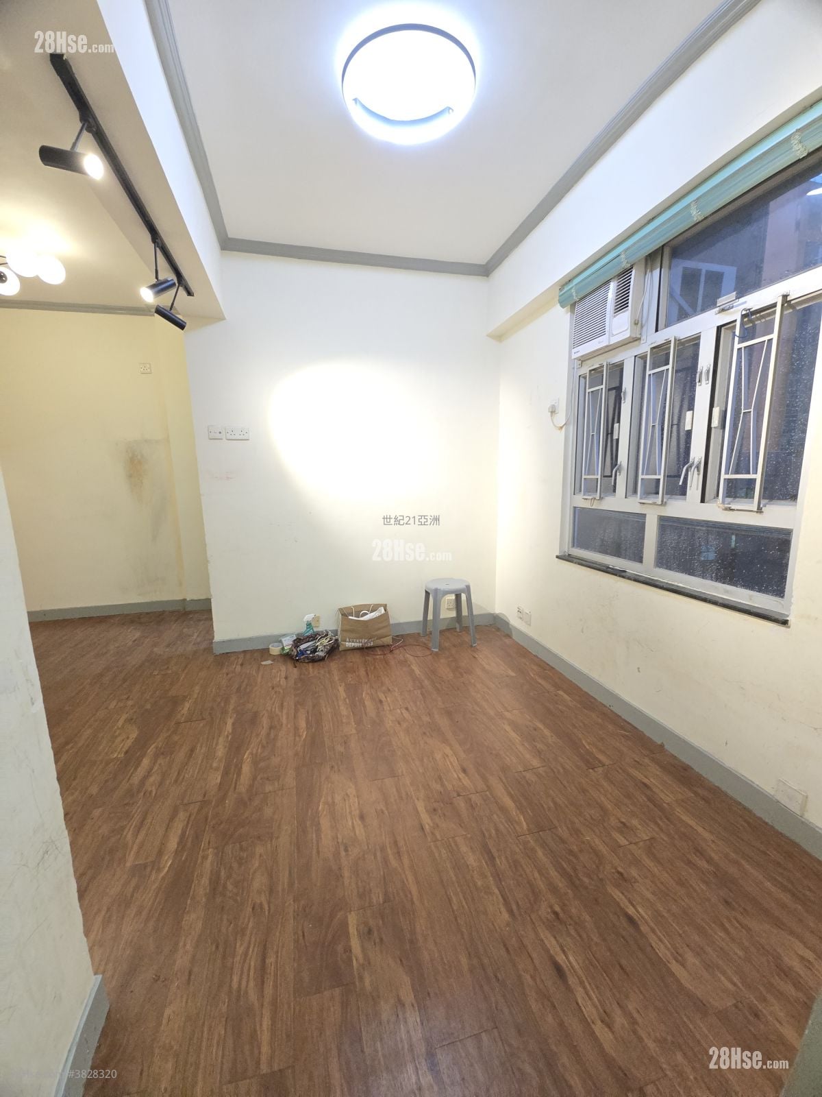 Wai Sun Building Sell 2 Bedrooms , 1 Bathroom 371 ft²