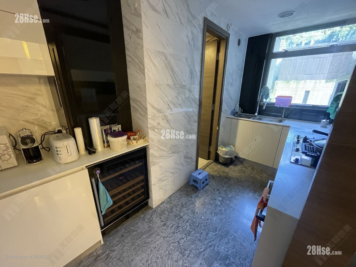 Hill Paramount Sell 3 Bedrooms , 3 Bathrooms 1,503 ft²