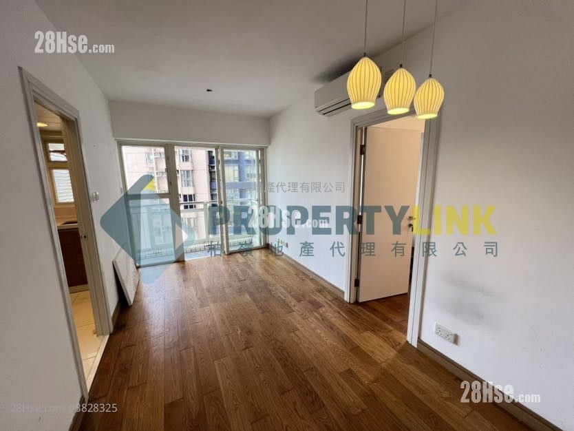 Centre Stage Sell 2 Bedrooms , 1 Bathroom 400 ft²