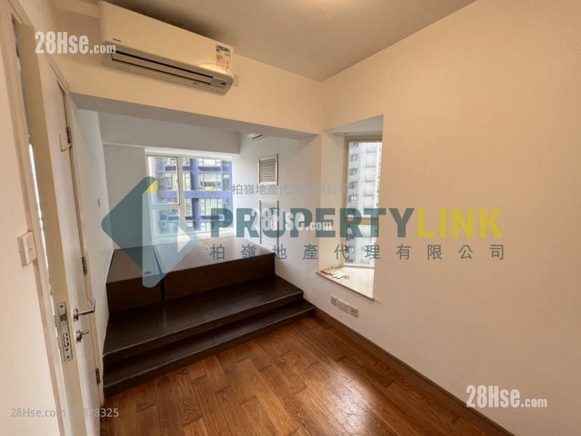 Centre Stage Sell 2 Bedrooms , 1 Bathroom 400 ft²