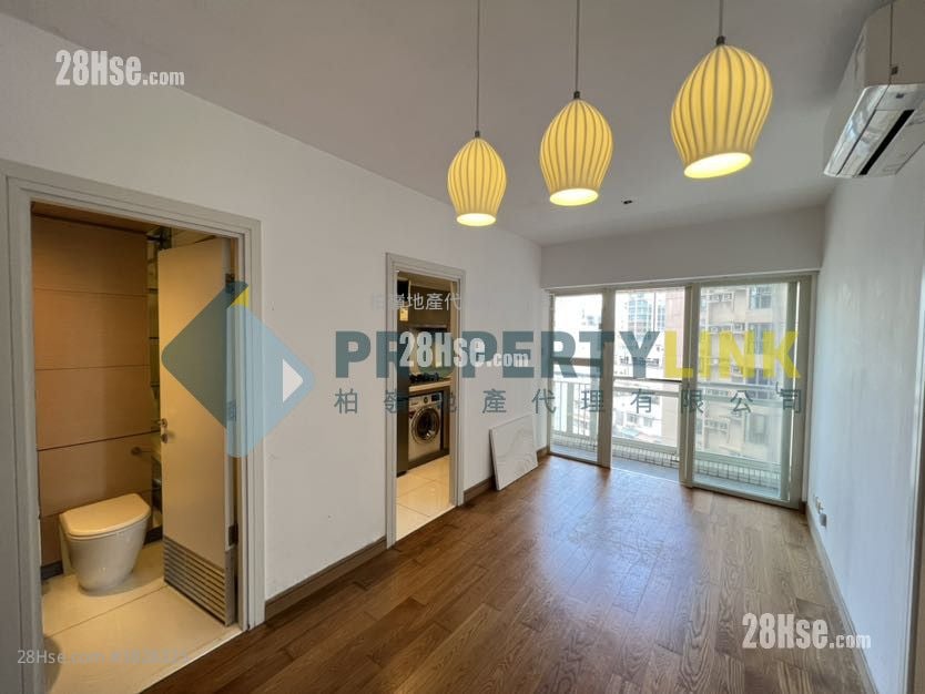 Centre Stage Sell 2 Bedrooms , 1 Bathroom 400 ft²