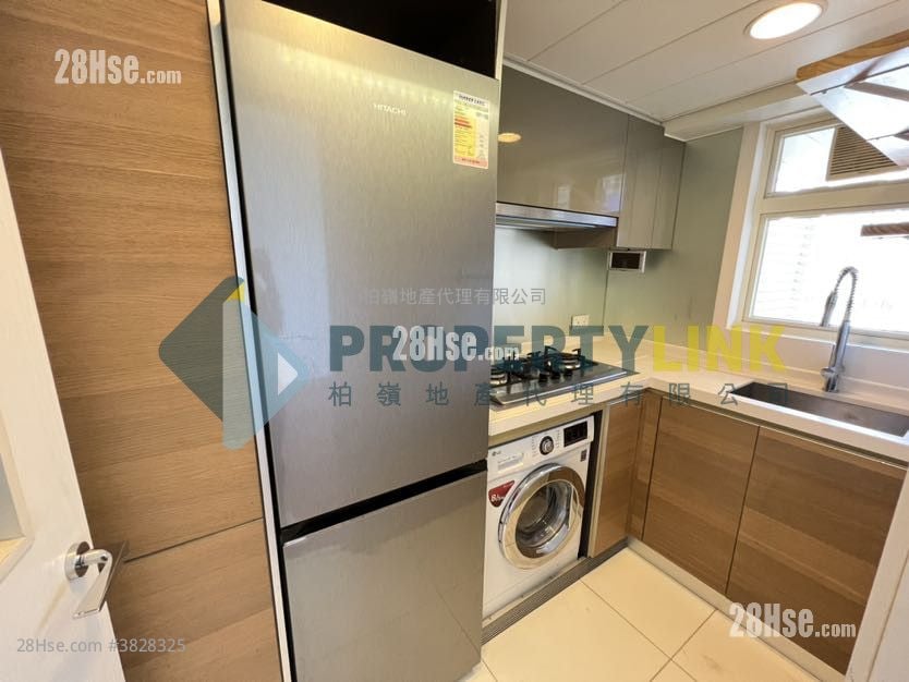 Centre Stage Sell 2 Bedrooms , 1 Bathroom 400 ft²