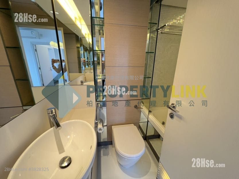 Centre Stage Sell 2 Bedrooms , 1 Bathroom 400 ft²