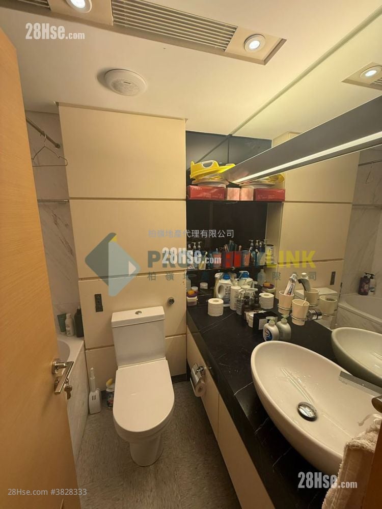 Centre Stage Sell 4 Bedrooms , 3 Bathrooms 910 ft²