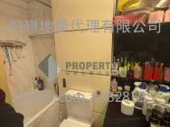 Centre Stage Sell 4 Bedrooms , 3 Bathrooms 910 ft²