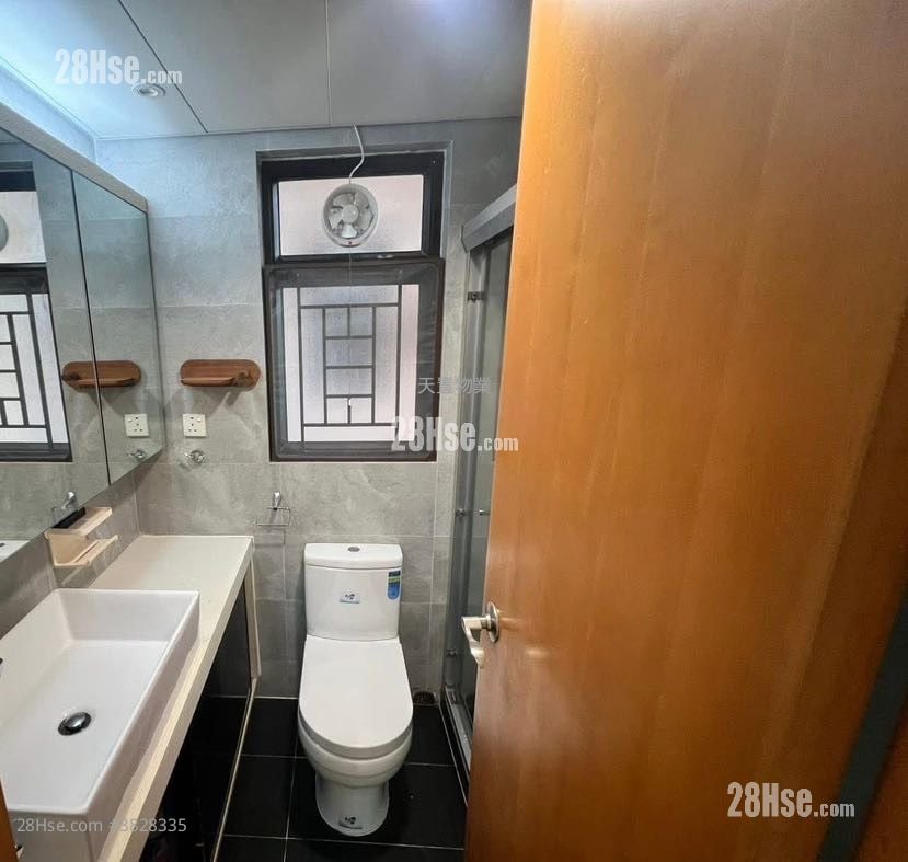 聚康山庄 租盘 2 房 , 1 浴室 423 平方尺