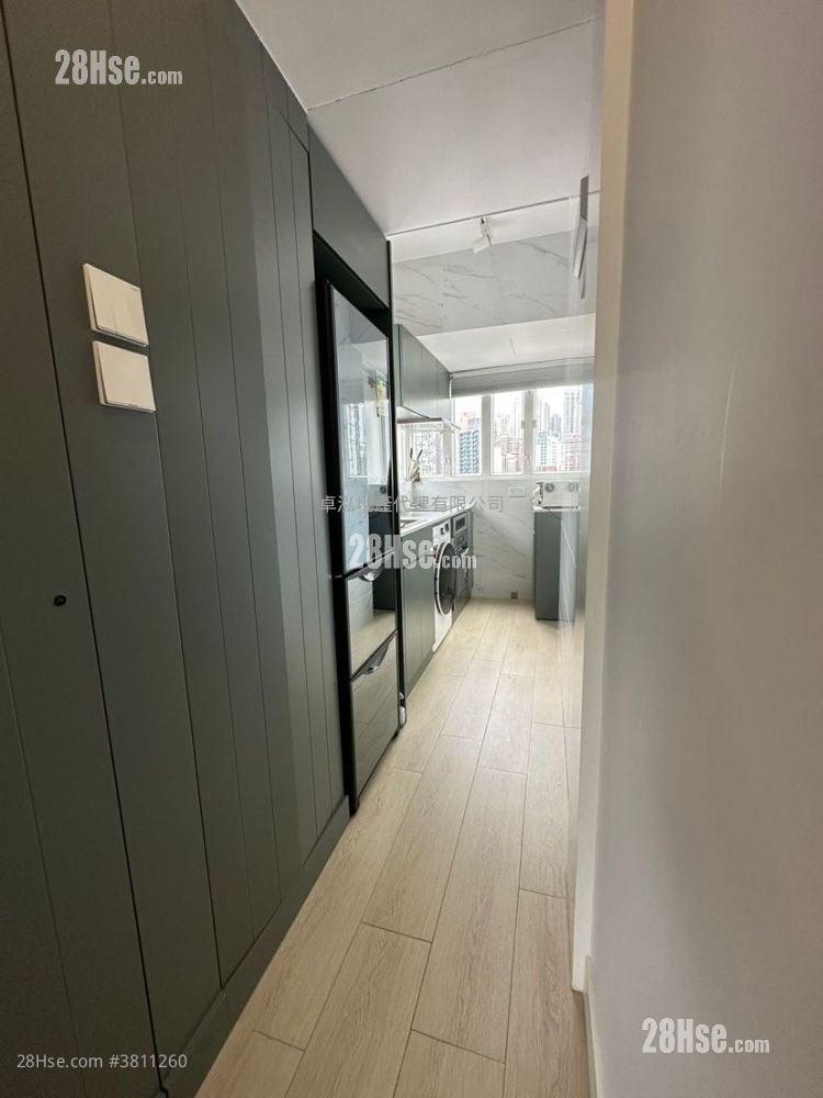Cheong Wan Mansion Sell 2 Bedrooms , 1 Bathroom 346 ft²