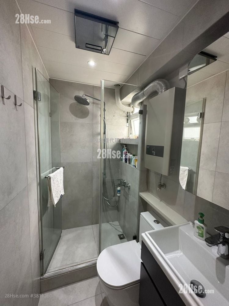 Cheong Wan Mansion Sell 2 Bedrooms , 1 Bathroom 346 ft²