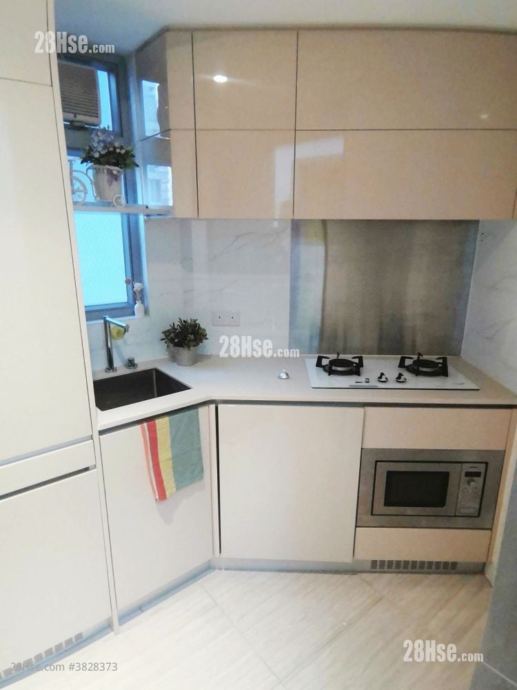 The Reach Sell 2 Bedrooms , 1 Bathroom 420 ft²