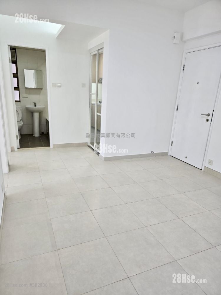 Pearl City Mansion Sell 2 Bedrooms , 1 Bathroom 492 ft²