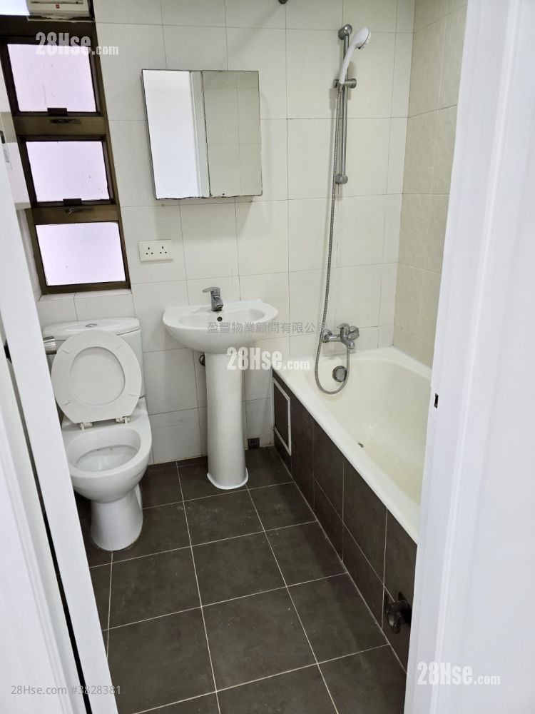 Pearl City Mansion Sell 2 Bedrooms , 1 Bathroom 492 ft²