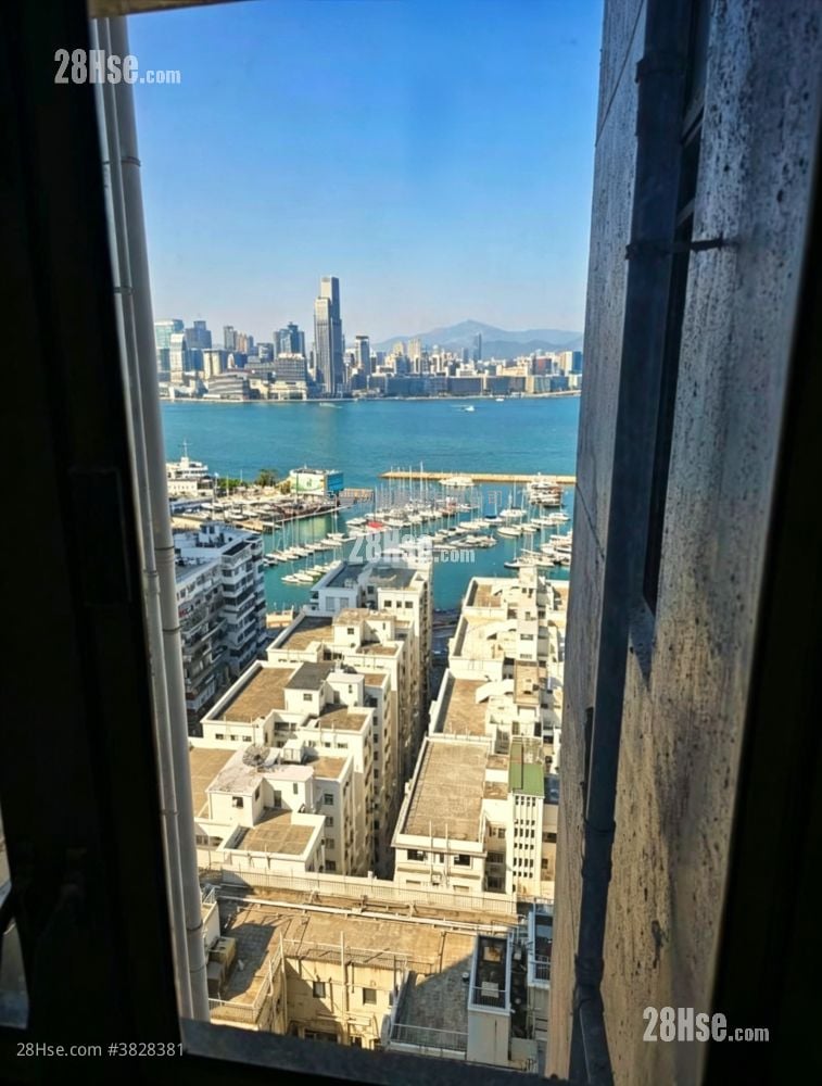 Pearl City Mansion Sell 2 Bedrooms , 1 Bathroom 492 ft²