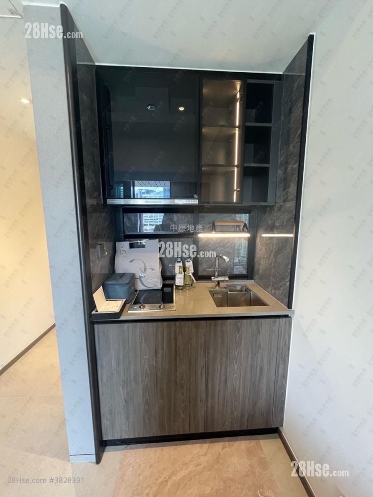 Cullinan Sky Sell Studio , 1 Bathroom 240 ft²