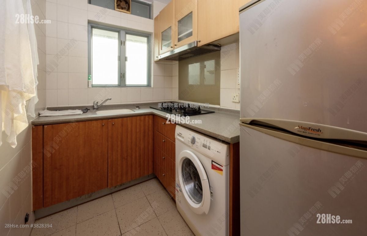 Seaview Crescent Sell 2 Bedrooms , 1 Bathroom 521 ft²